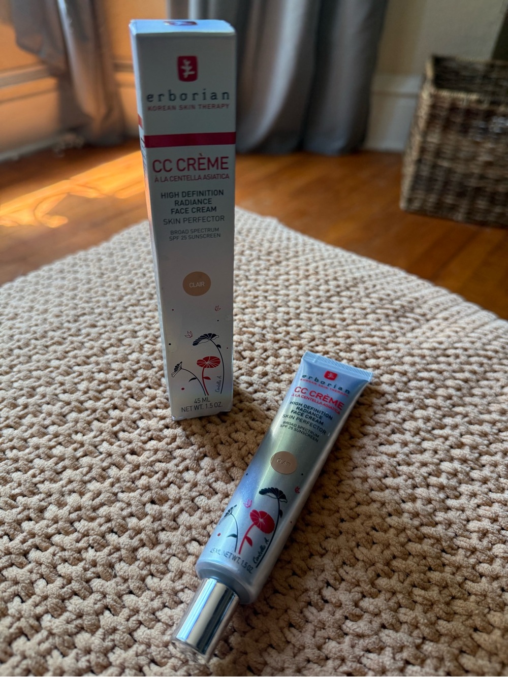 Erborian CC Crème High Definition Radiance Face Cream - Clair (Light) - Picture 2 of 2